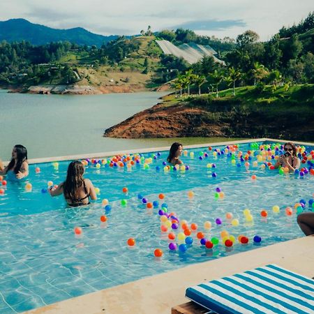 Viajero Guatape Hostel & Lake Club エクステリア 写真