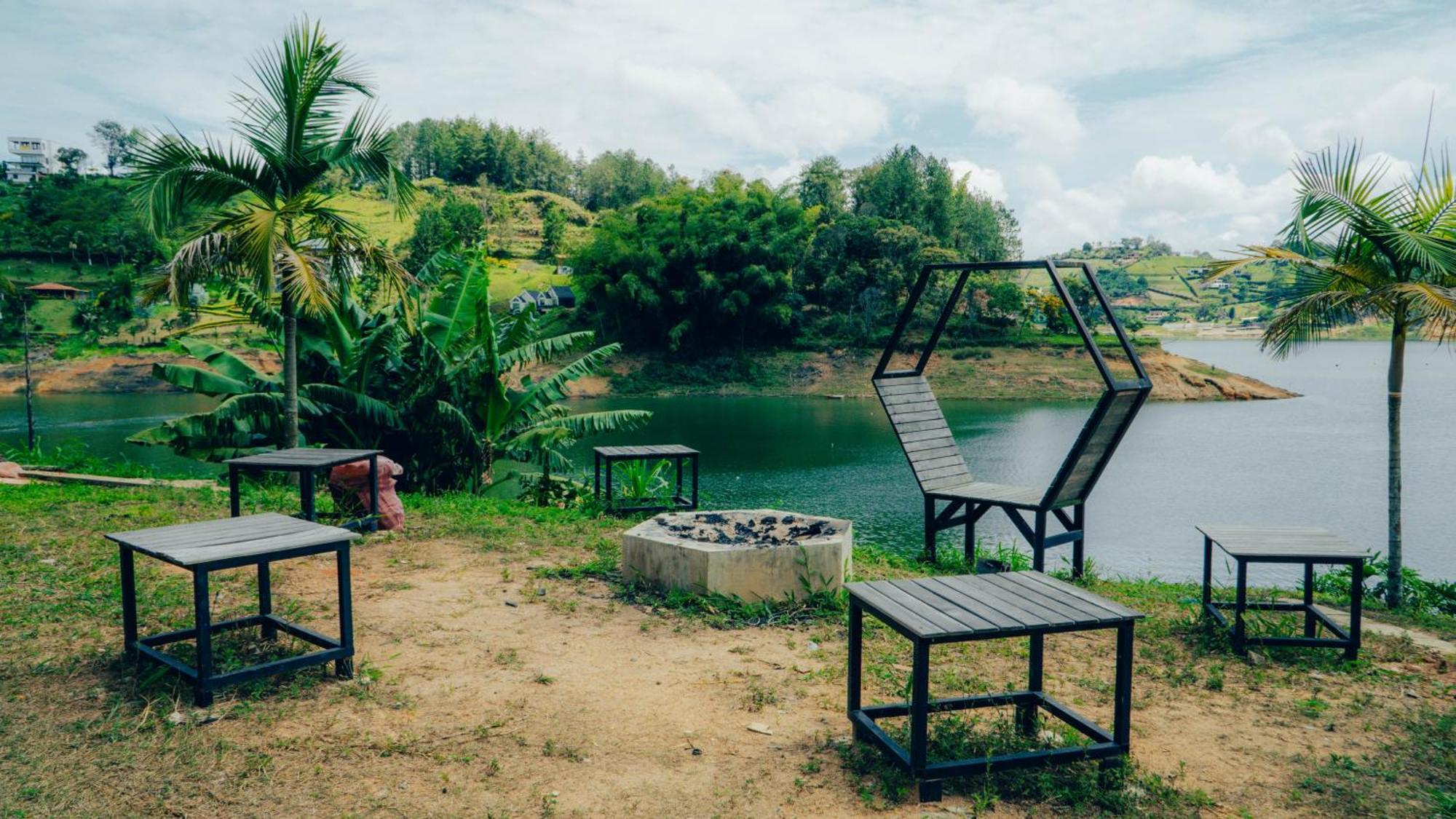 Viajero Guatape Hostel & Lake Club エクステリア 写真
